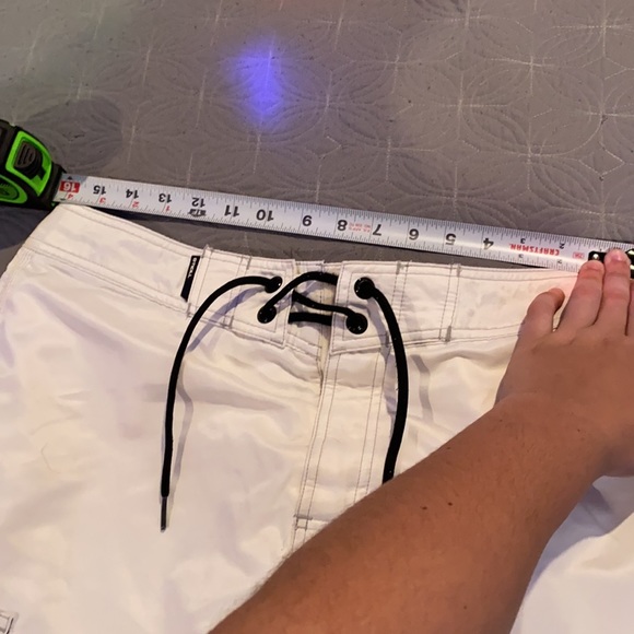 O’Neill White Board Shorts - Picture 7 of 7